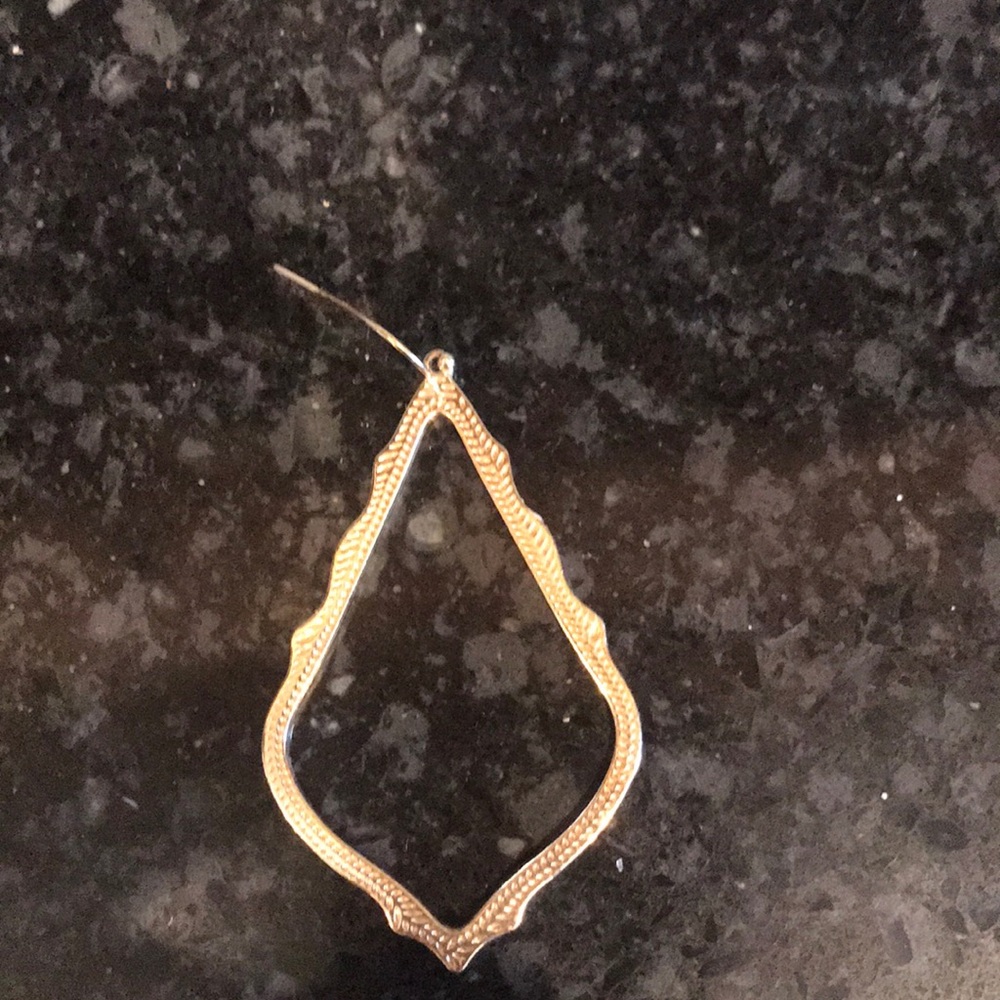 Single Rose gold Kendra Scott Sophee earring